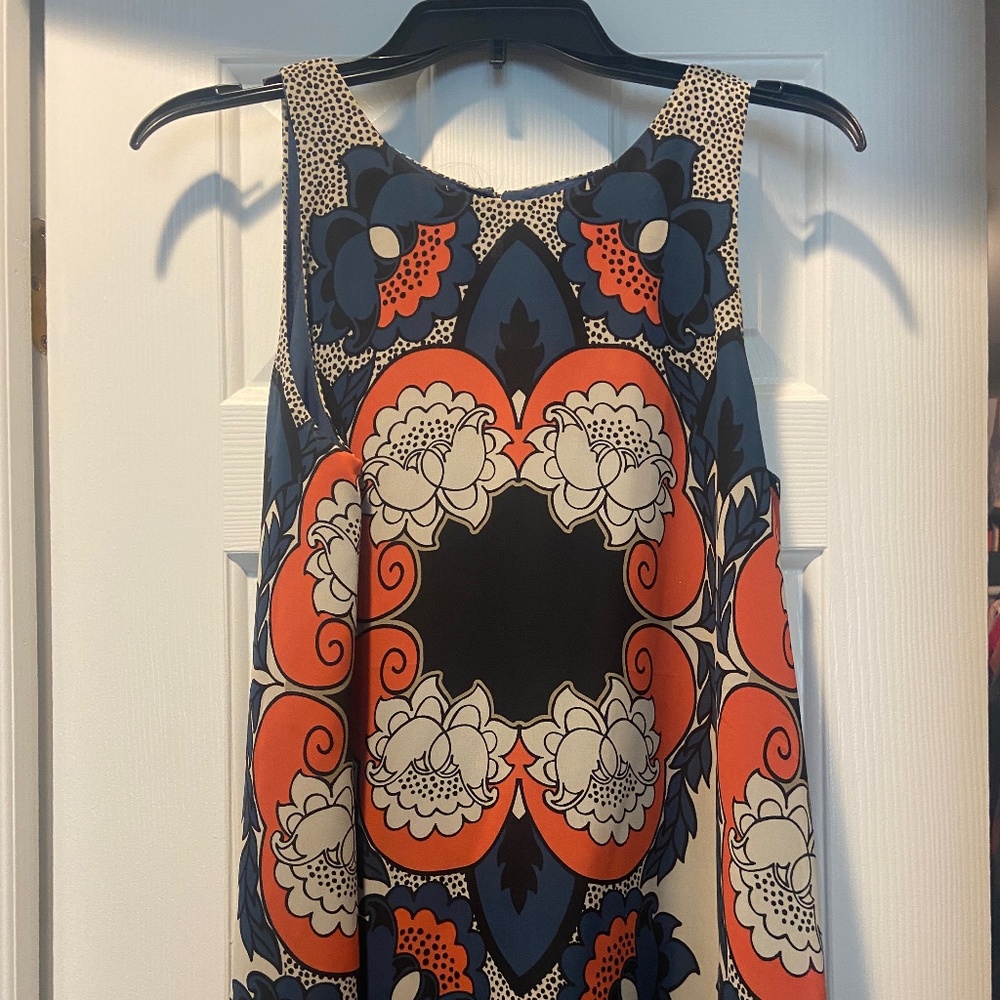 Sleeveless flow shirt